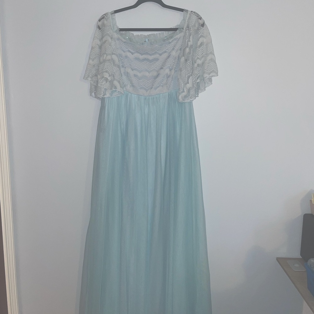 Flowy blue maternity dress